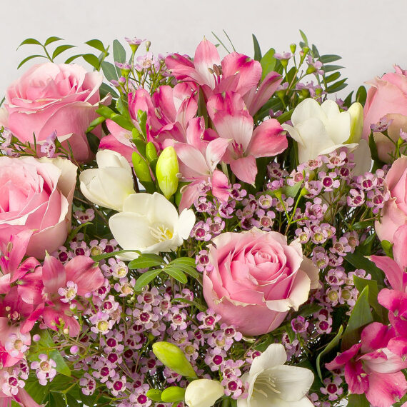 Pink Roses and Freesias - Maybelline Makeup Sky High Mascara review and price